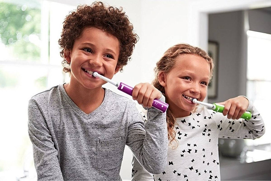 Les enfants peuvent-ils utiliser des brosses à dents électriques ? Le guide complet pour les parents