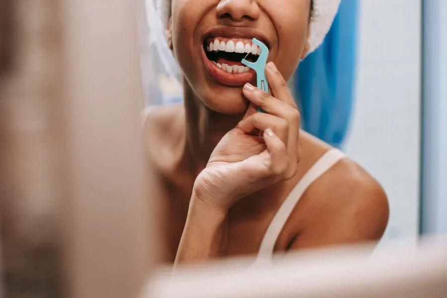 Comment utiliser le fil dentaire : Le guide complet pour des dents saines